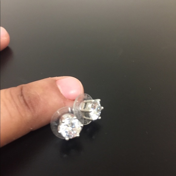 Cubic zirconia earrings - Picture 2 of 3